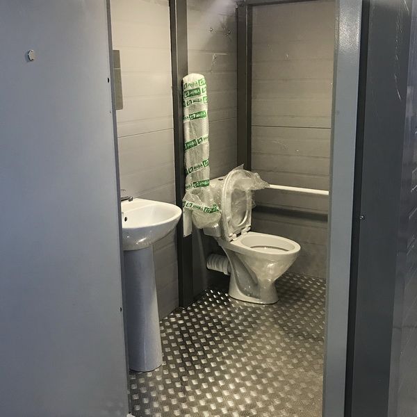 Теплая туалетная кабина Комфорт 109
