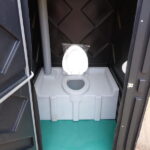 Туалетная кабина черная 00007