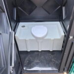 Туалетная кабина черная 00066