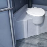 Туалетно-душевая кабина - туалет и душ 051