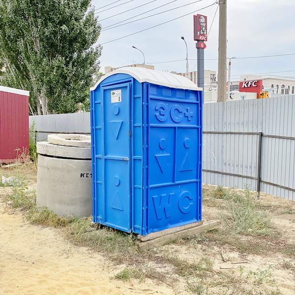 Туалетная кабина круглая крыша 00001