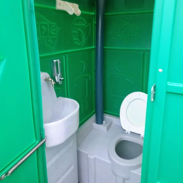 Пластиковая туалетная кабина 00048