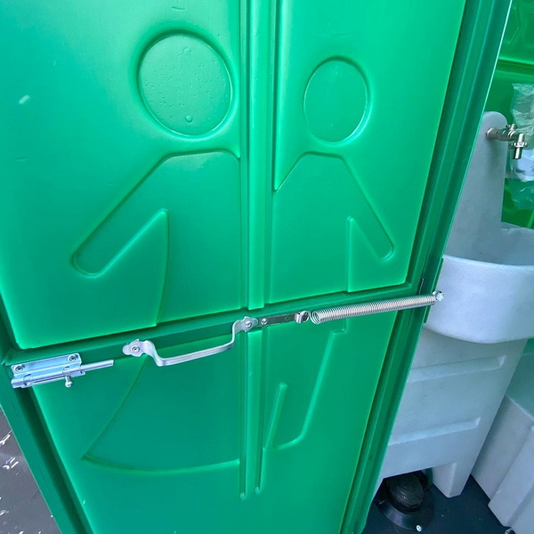 Пластиковая туалетная кабина 00056