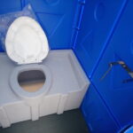 Туалетная кабина с баком 0004