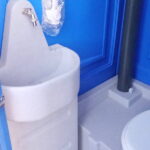 Пластиковая туалетная кабина 00252