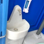 Пластиковая туалетная кабина 00231